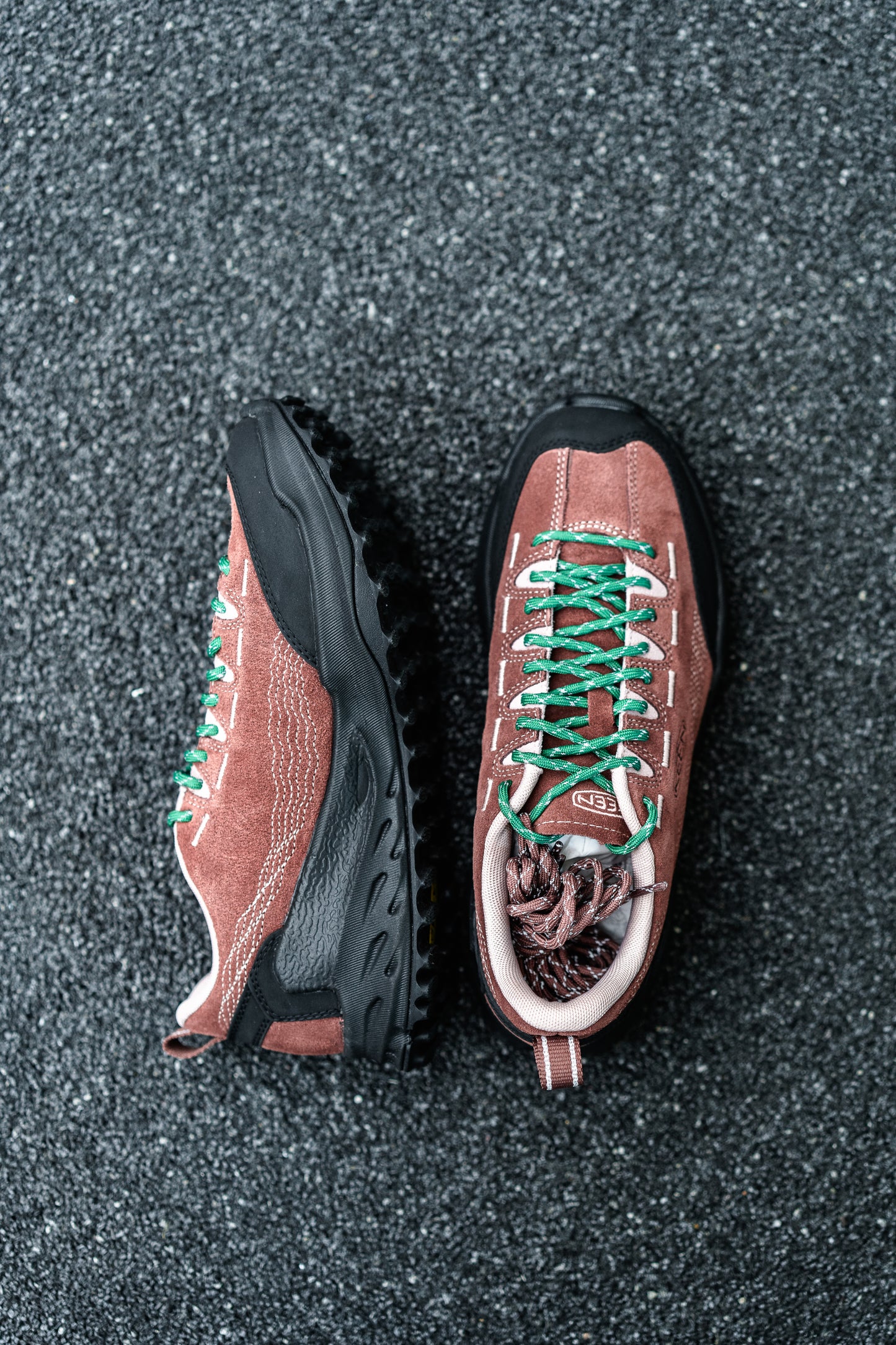 JASPER ZIONIC x Pilgrim Surf Supply Marron/Adobe Rose