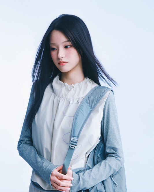 海覺刺繡抽繩背心(米白) A-Má Drawstring Vest|模特半身