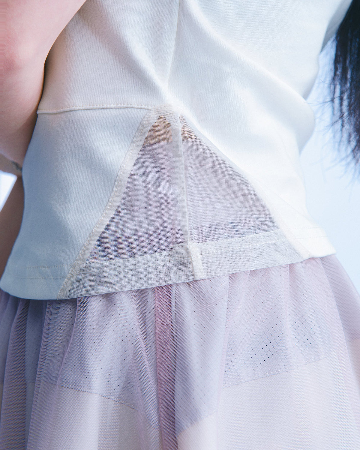 網紗拼接短版 Polo(米白) Mesh Inset Polo|細節