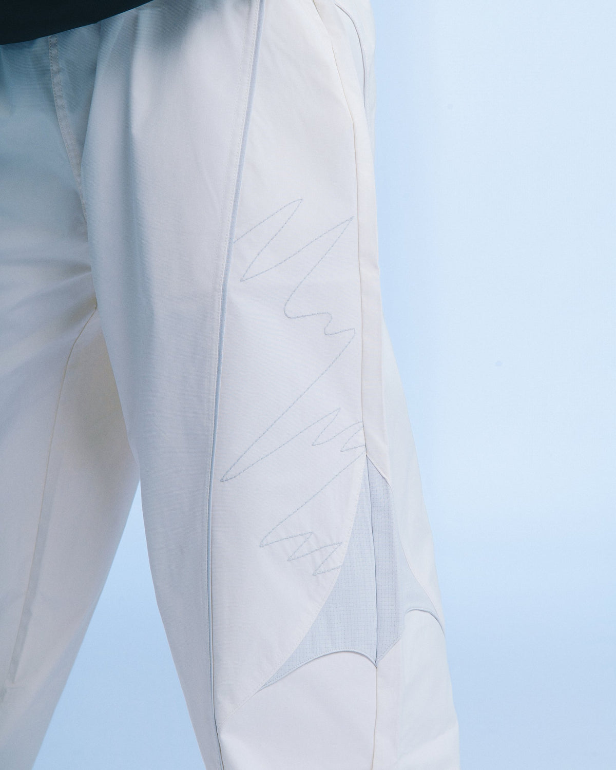 海覺刺繡闊腳褲（米白） Drift Wide Pants｜模特半身
