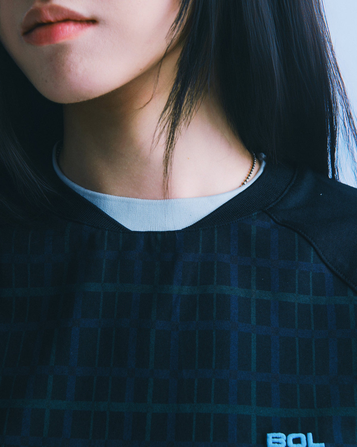 格紋插肩短版 Tee（深藍墨綠格） Plaid Raglan Tee｜細節