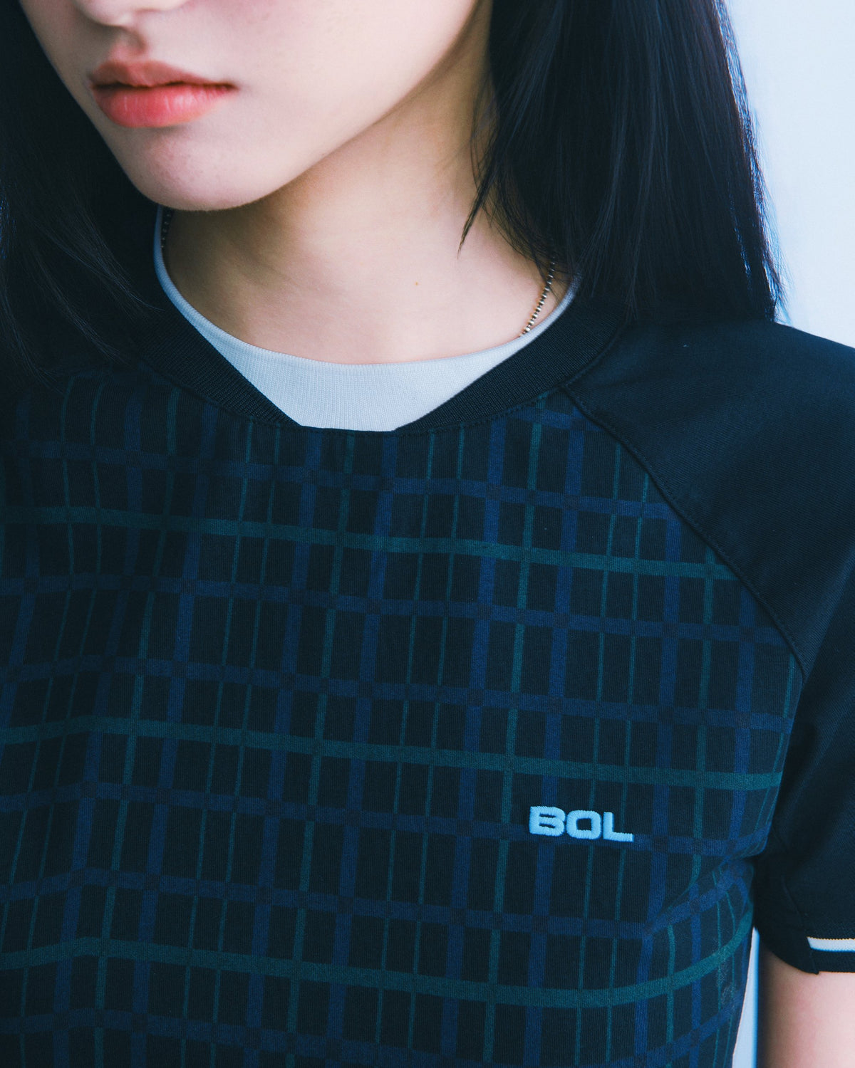 格紋插肩短版 Tee（深藍墨綠格） Plaid Raglan Tee｜細節
