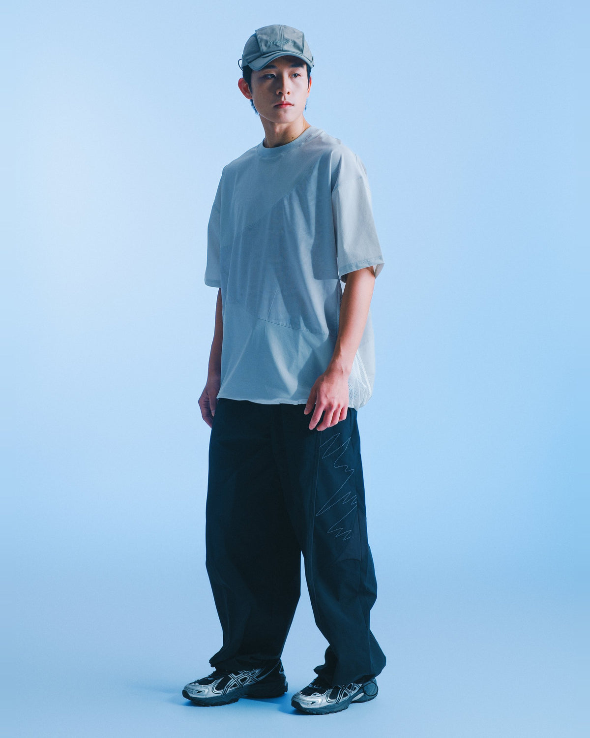 拼接短袖 Tee（淺灰） Drift Panel Tee｜模特全身
