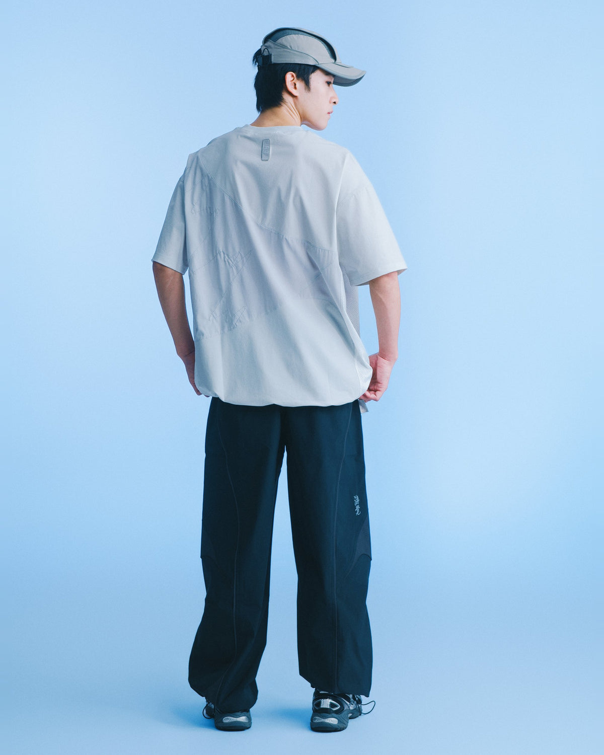 拼接短袖 Tee（淺灰） Drift Panel Tee｜模特全身