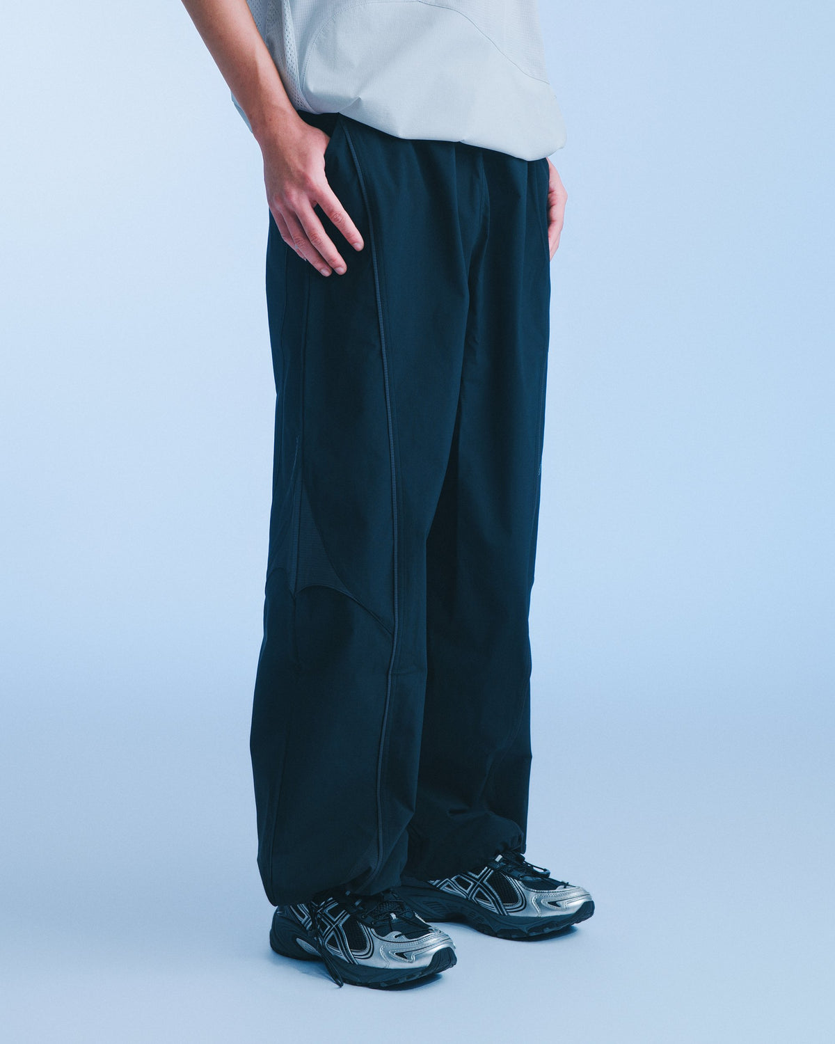 海覺刺繡闊腳褲（黑） Drift Wide Pants｜模特半身