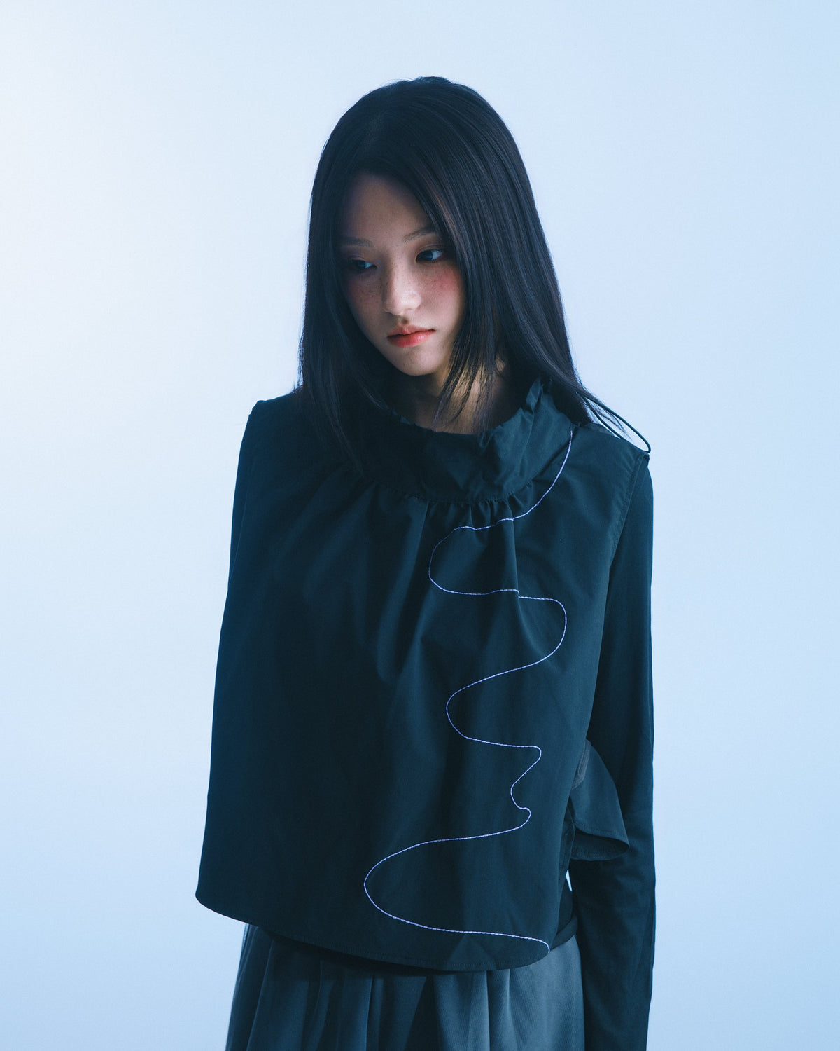 海覺刺繡抽繩背心（黑） A-Má Drawstring Vest｜模特半身