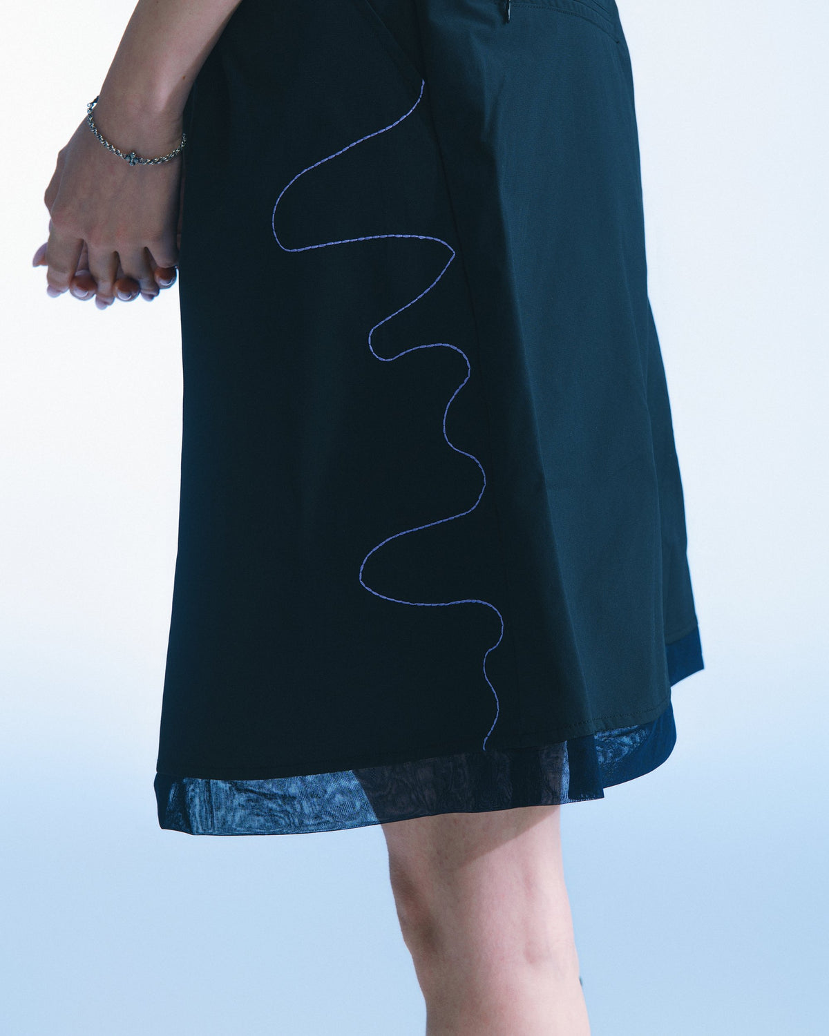 波浪車線 A 字裙（黑） Wave Stitch A-Line Skirt｜主圖
