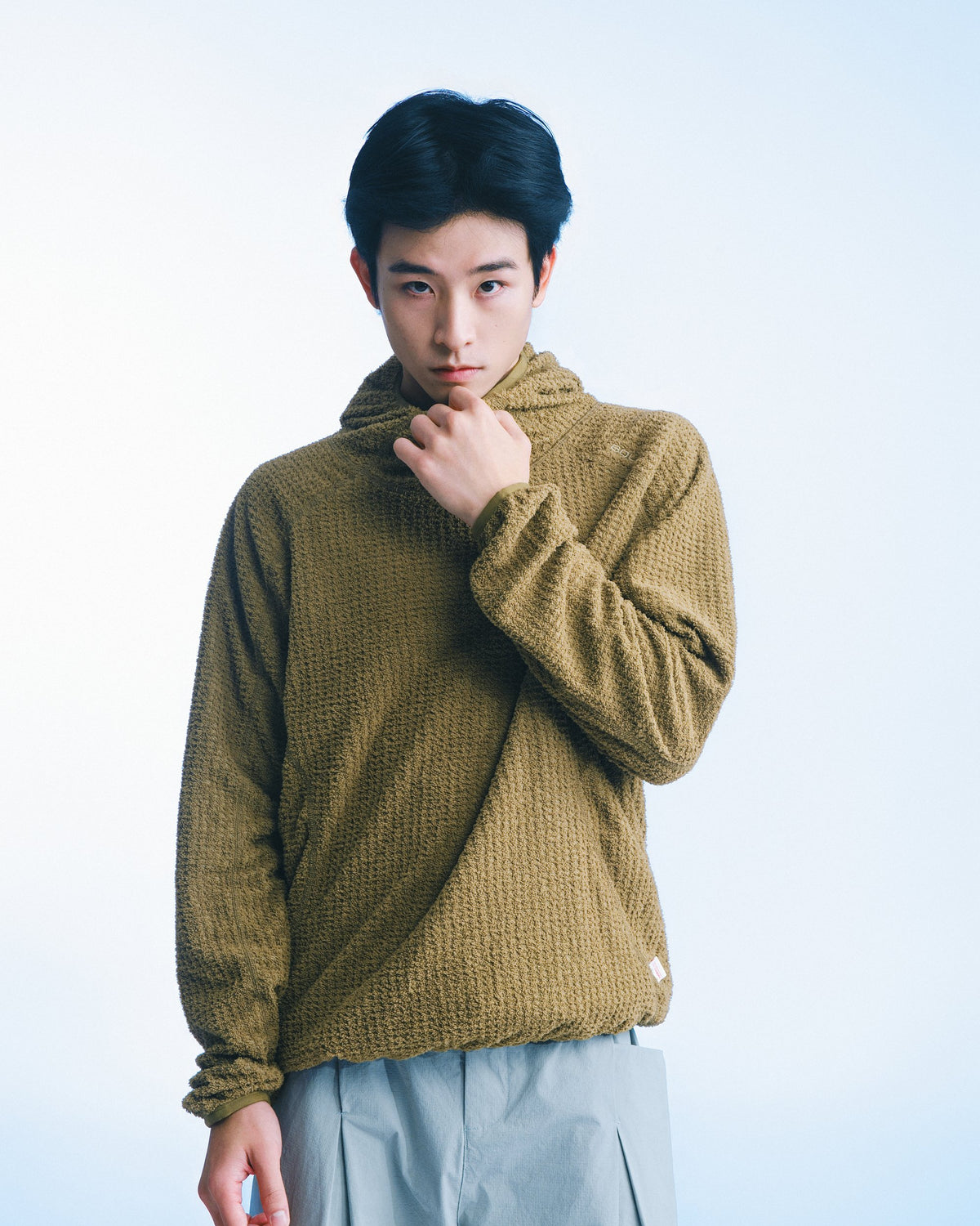 華夫格高領連帽衫（橄欖綠） Waffle Knit Hoodie｜模特半身
