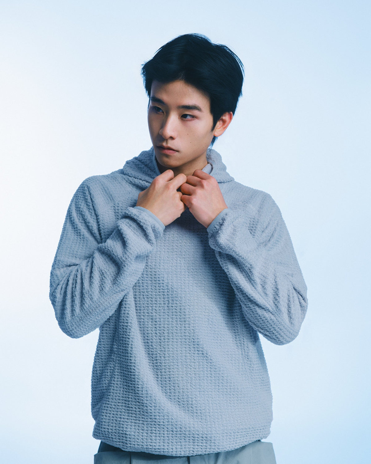 華夫格高領連帽衫（淺灰） Waffle Knit Hoodie｜模特半身
