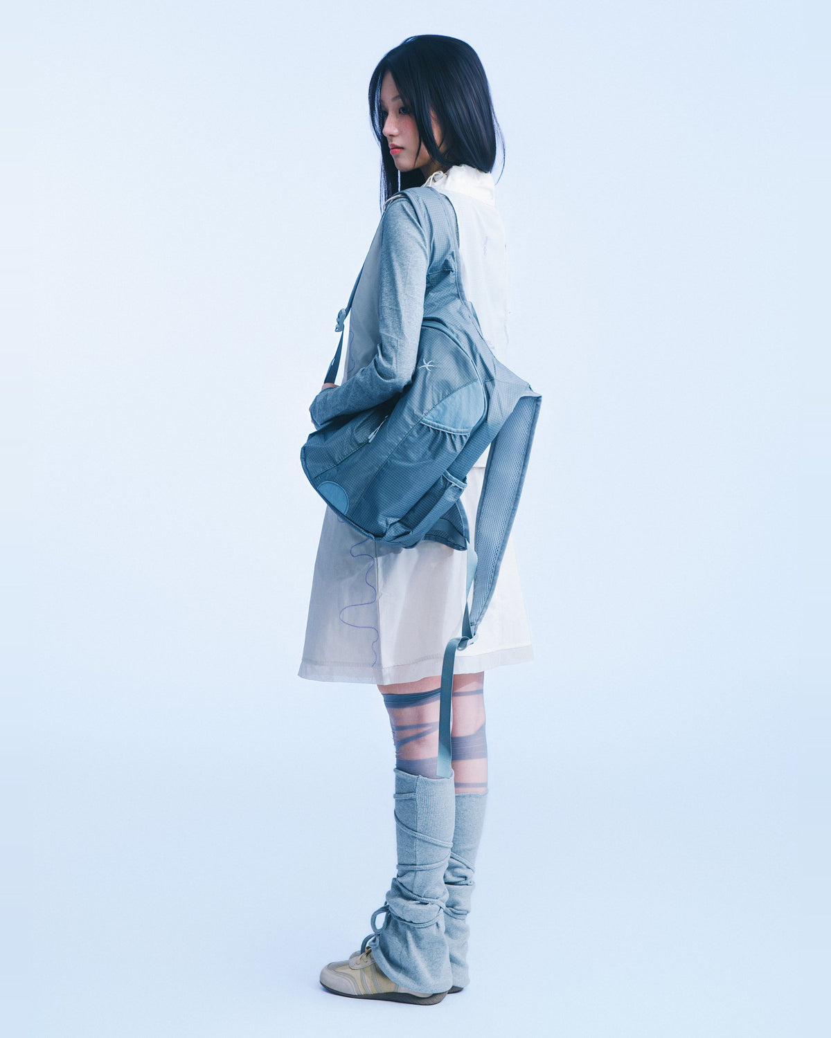 海覺刺繡抽繩背心（米白） A-Má Drawstring Vest｜模特全身