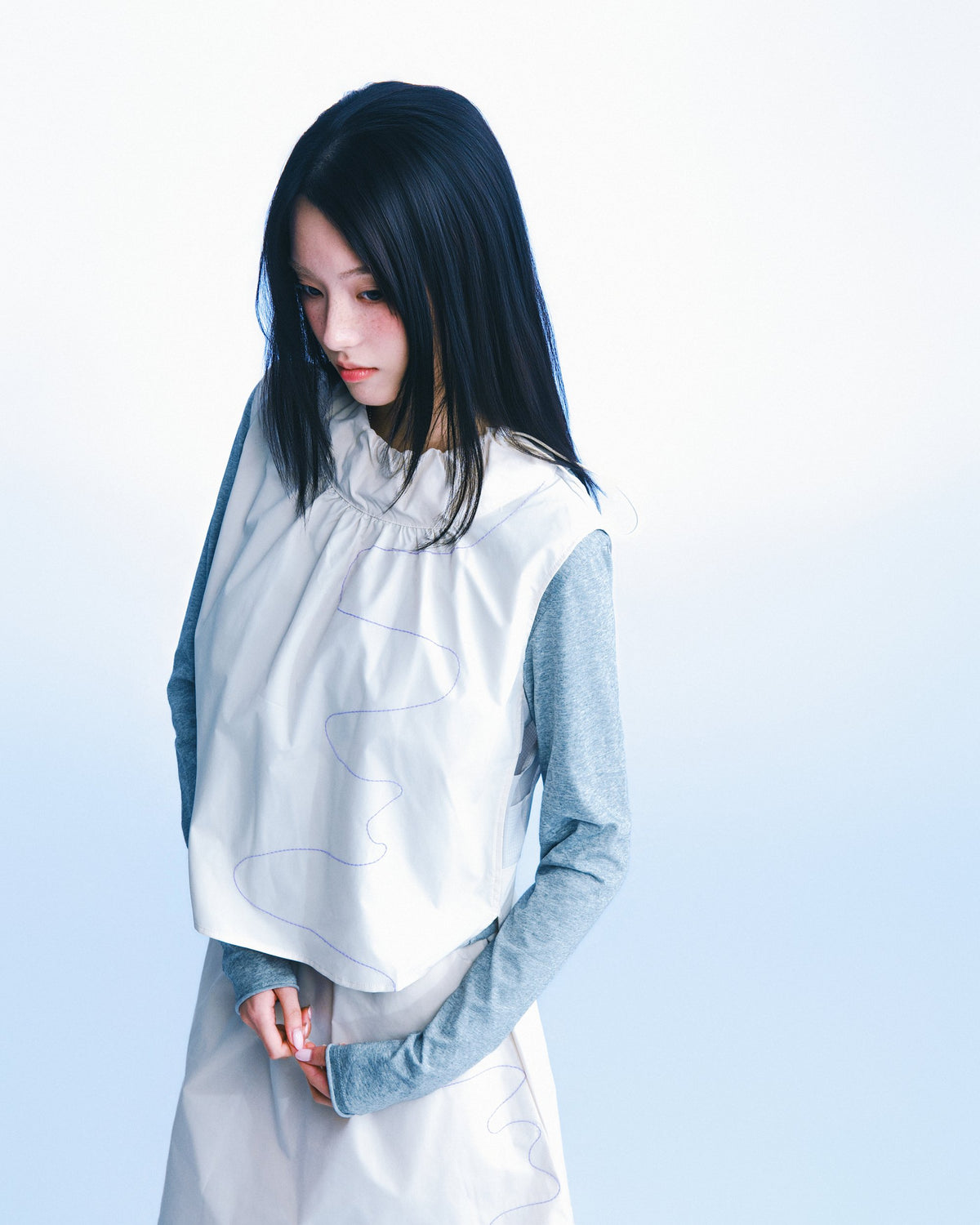 海覺刺繡抽繩背心（米白） A-Má Drawstring Vest｜模特半身