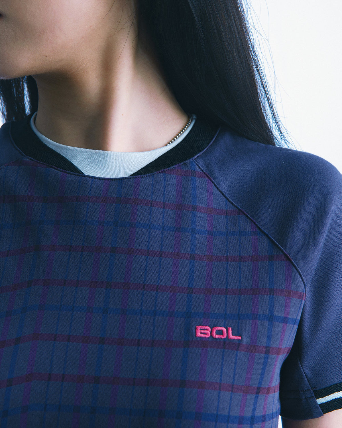 格紋插肩短版 Tee（深藍紅藍格） Plaid Raglan Tee｜細節