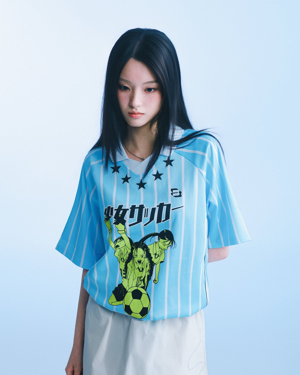 少女的足球夢球衣 淺藍版 model 半身（BOL × MICROWAVE STUDIO × GZP 聯名）