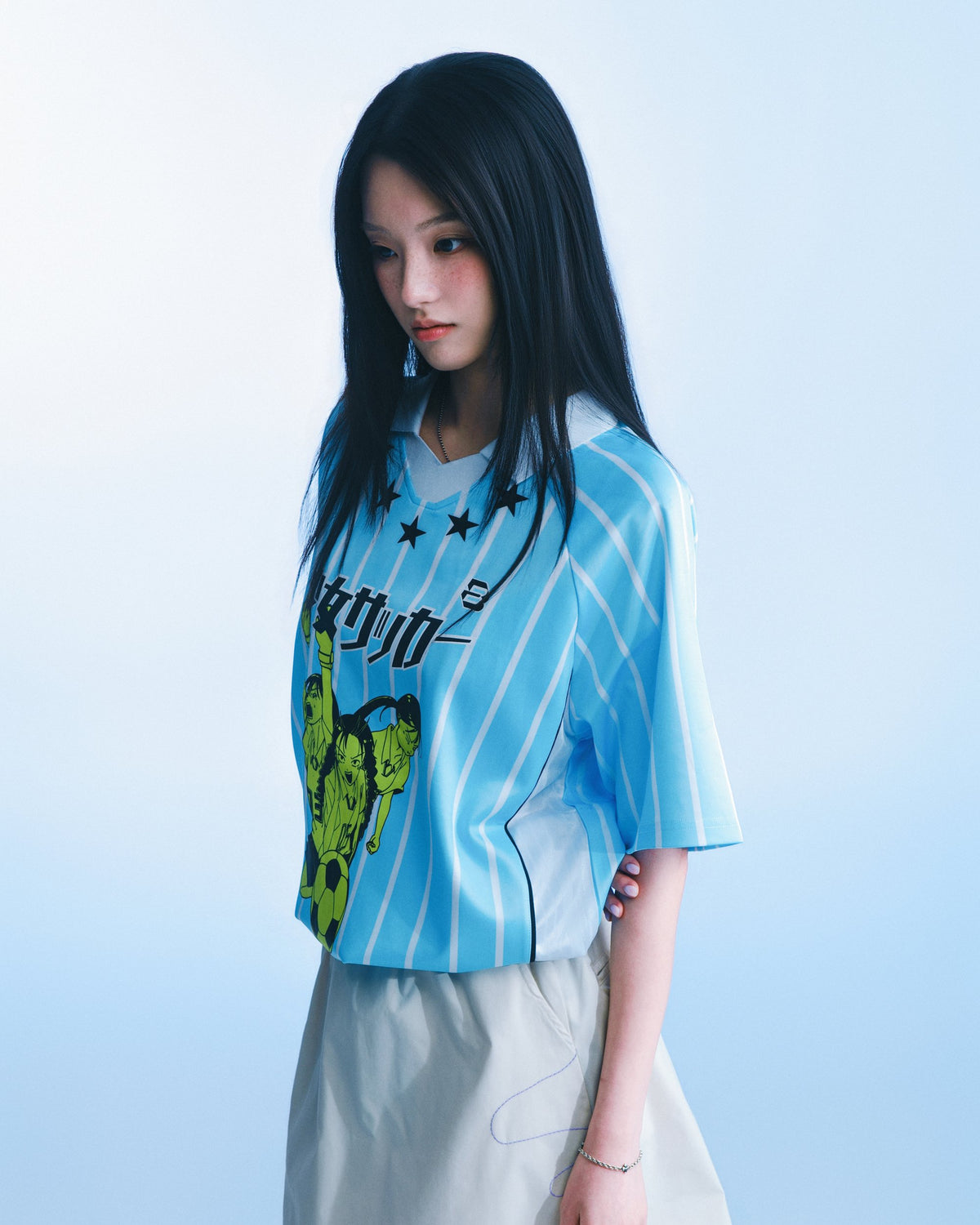 少女的足球夢球衣 淺藍版 model 半身（BOL × MICROWAVE STUDIO × GZP 聯名）