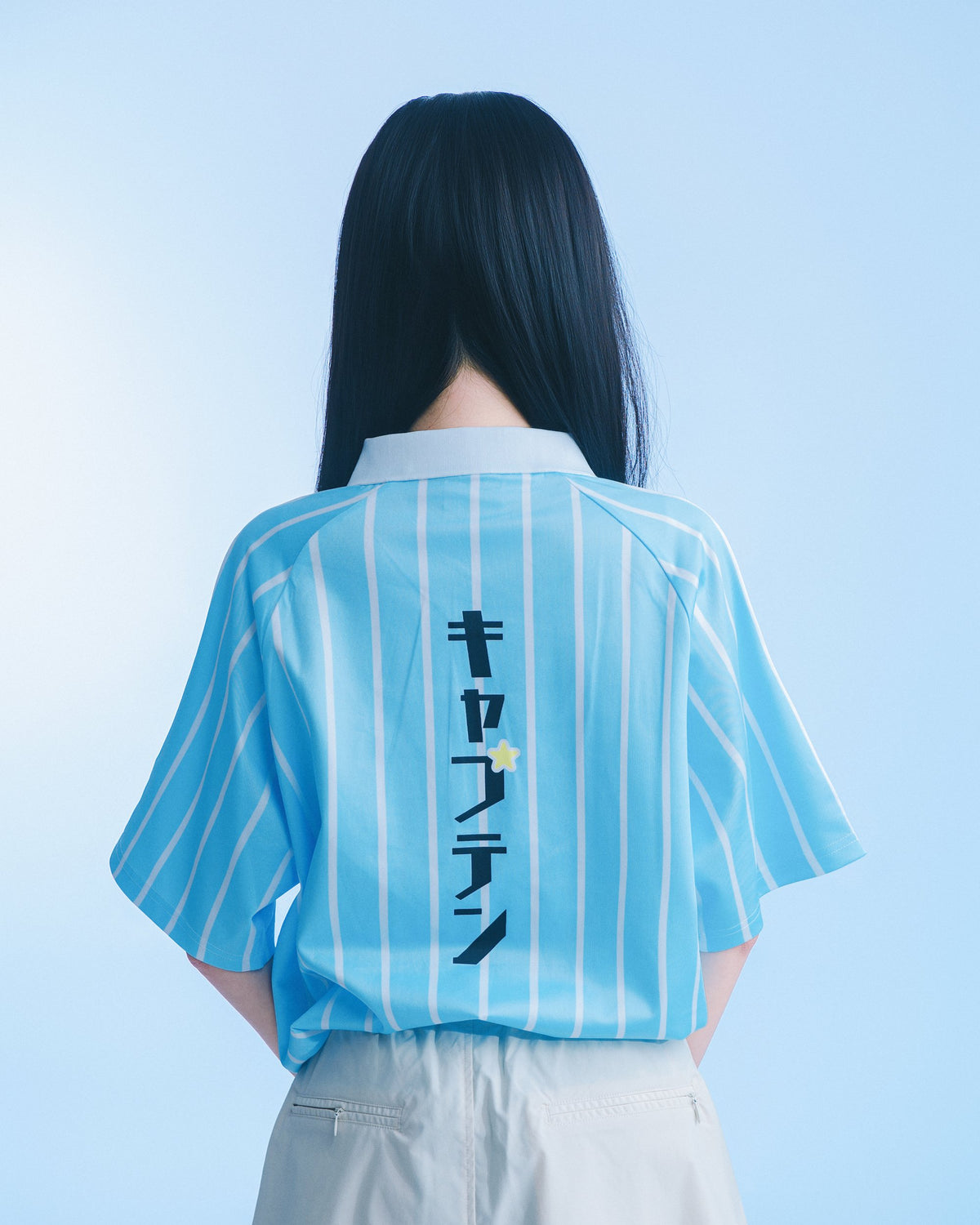 少女的足球夢球衣 淺藍版 model 半身（BOL × MICROWAVE STUDIO × GZP 聯名）