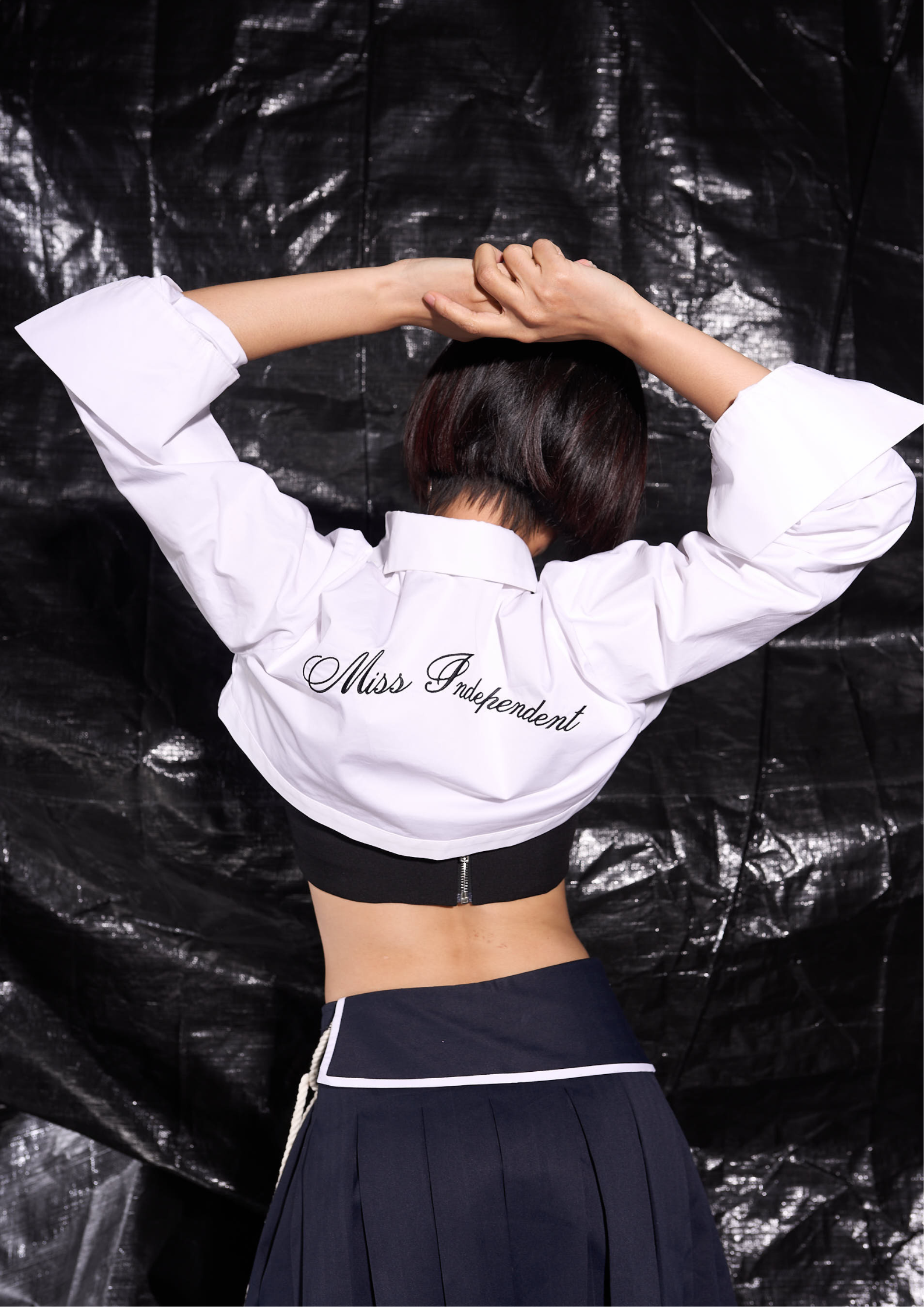 PUFFBALL CROP SHIRT