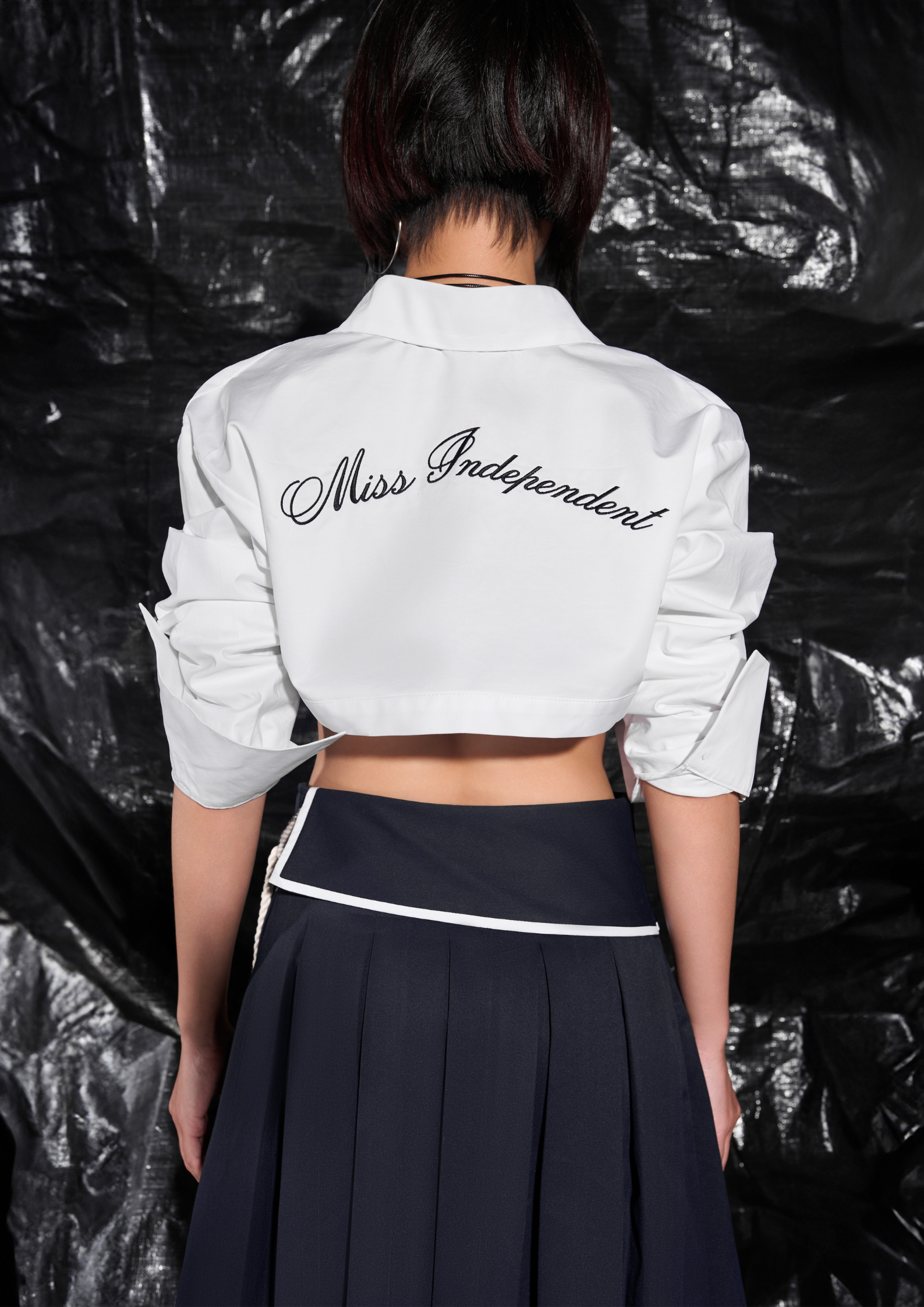 PUFFBALL CROP SHIRT